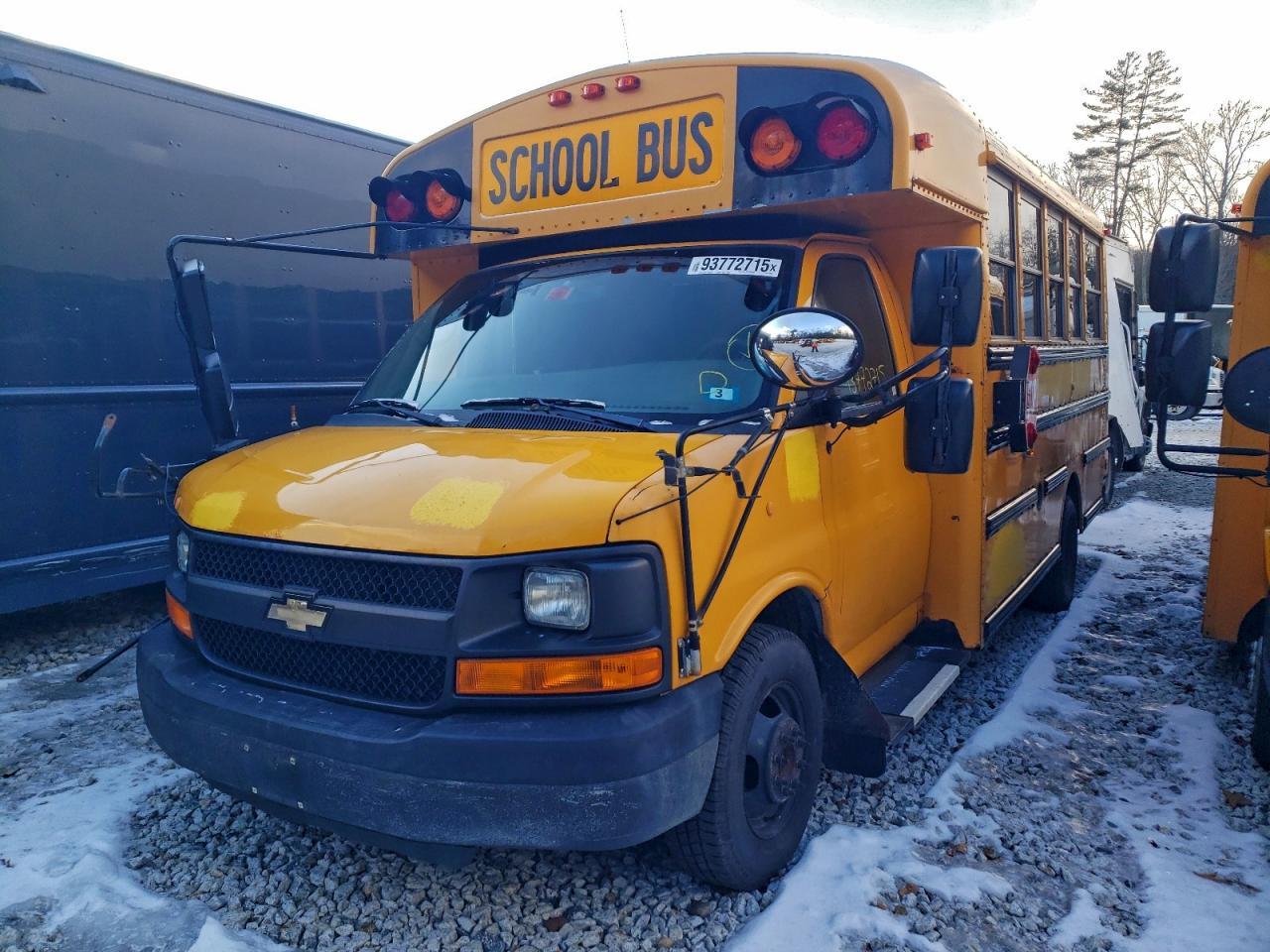 2012 Chevrolet Express School Bus - Фото 2