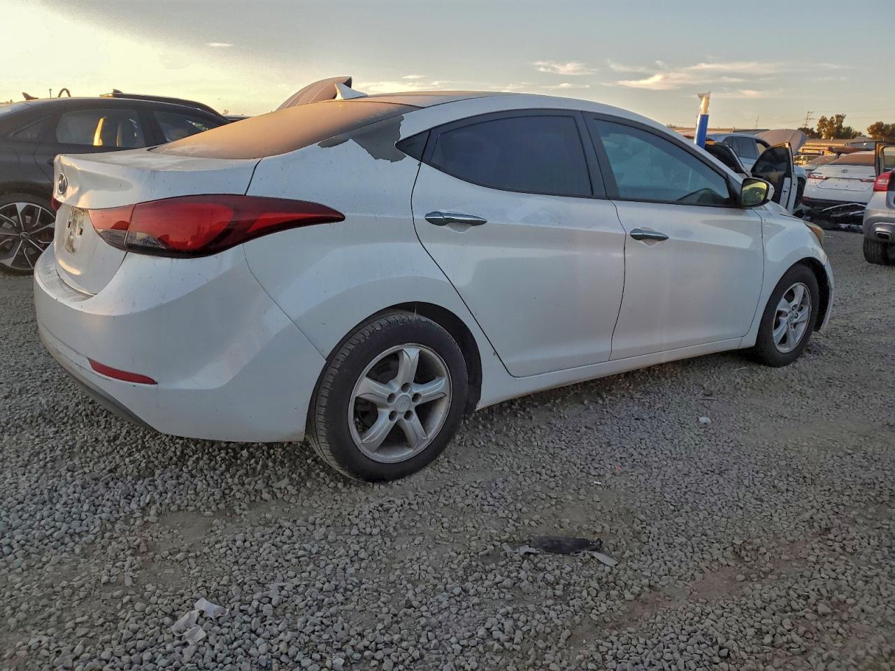 2015 Hyundai Elantra Se - Фото 3