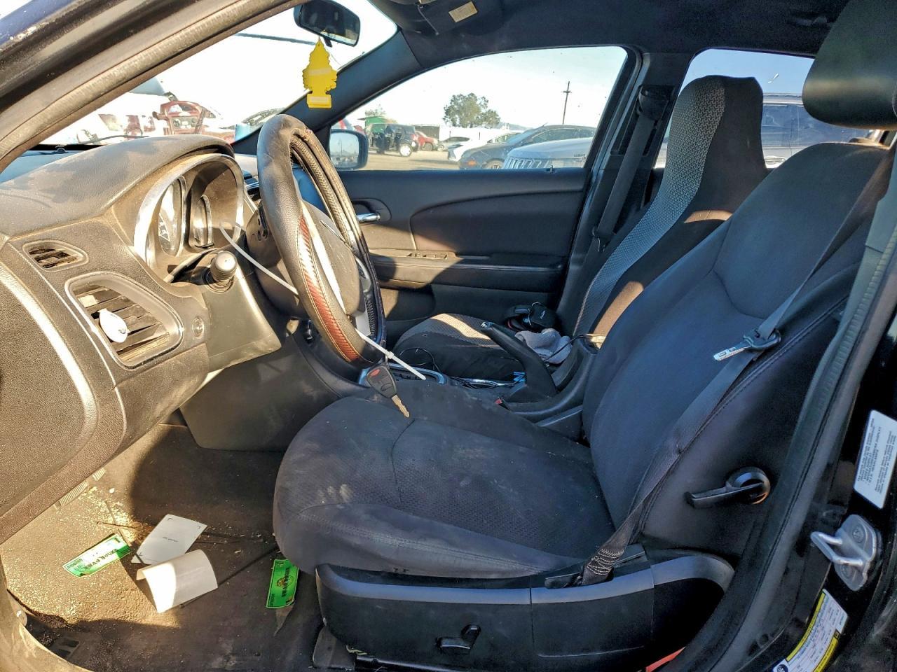 2013 Chrysler 200 Touring - Фото 7