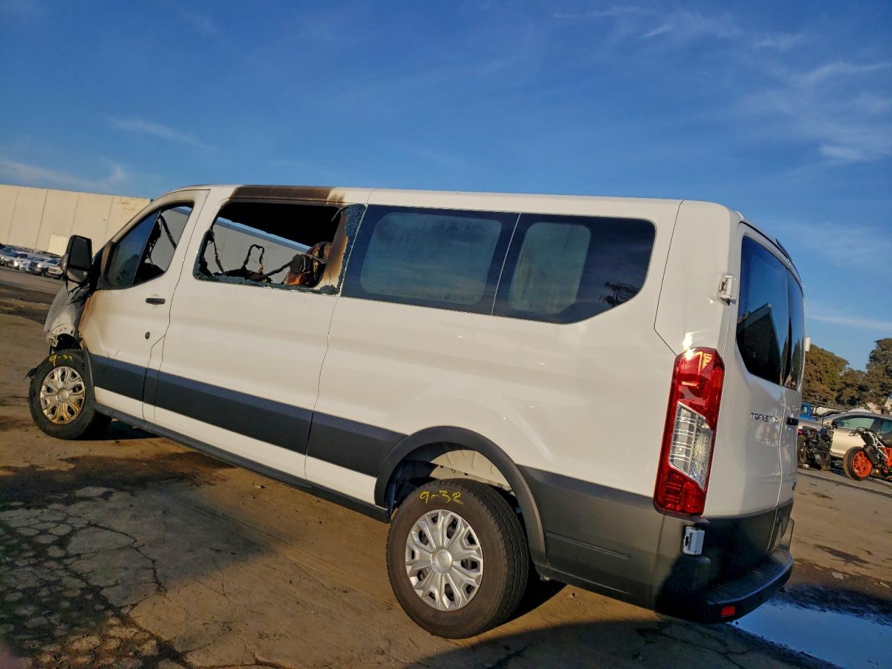 2025 Ford Transit T-350 - Фото 2