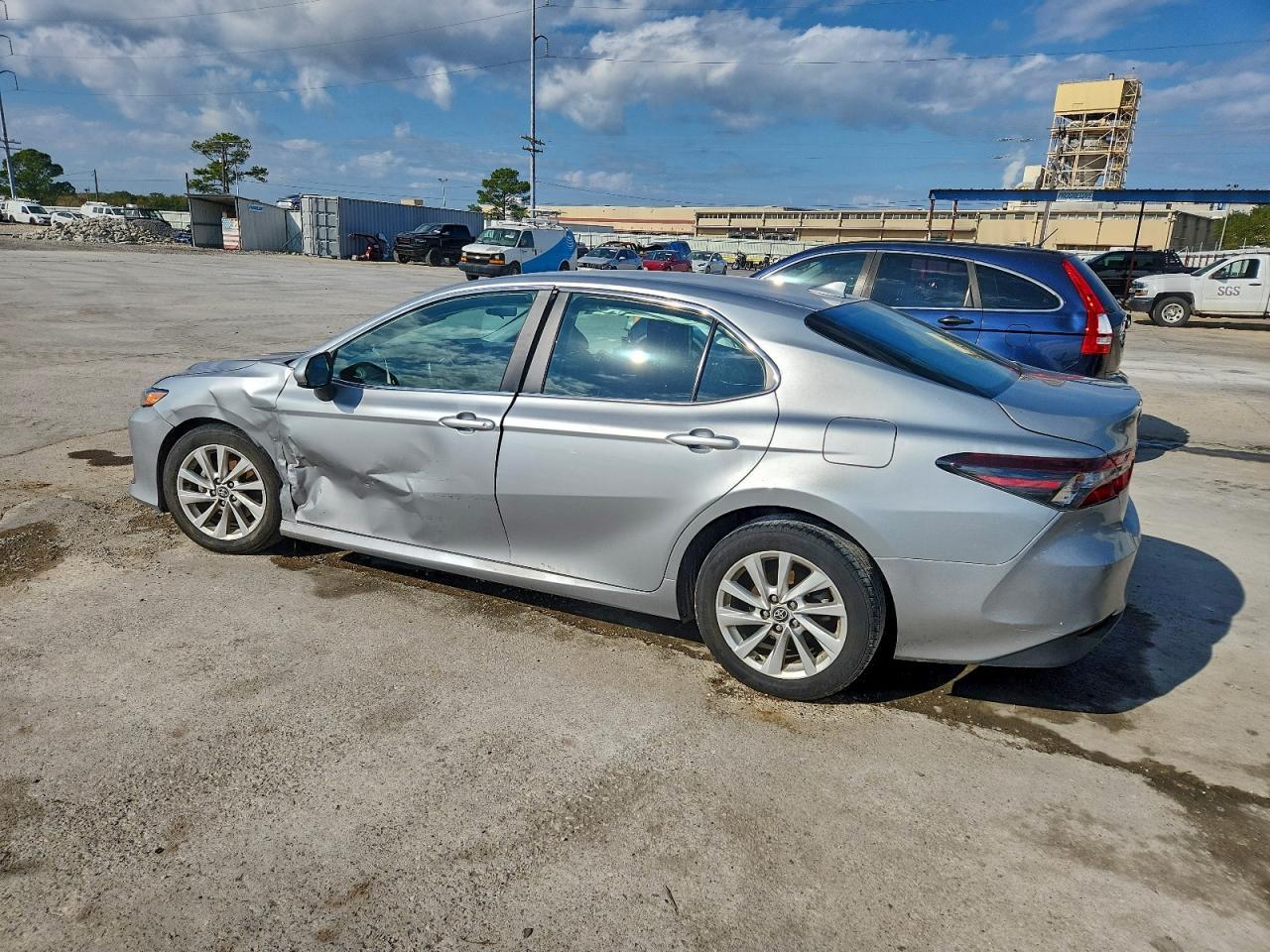 2024 Toyota Camry Le - Фото 2