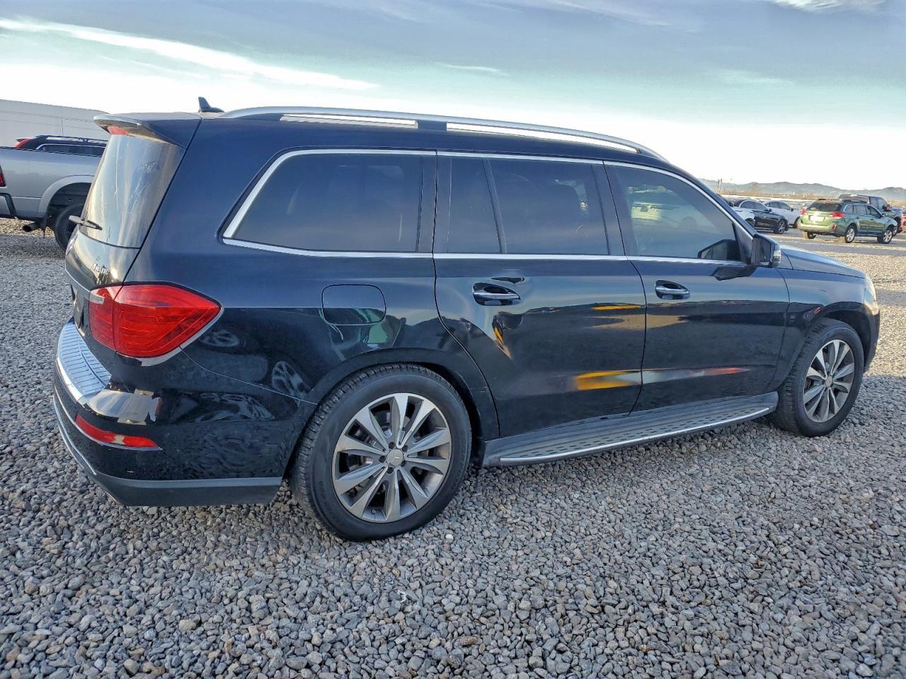 2016 Mercedes-Benz Gl 450 4Matic - Image 3