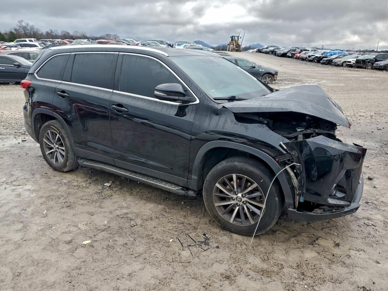 2019 Toyota Highlander Se - Фото 4