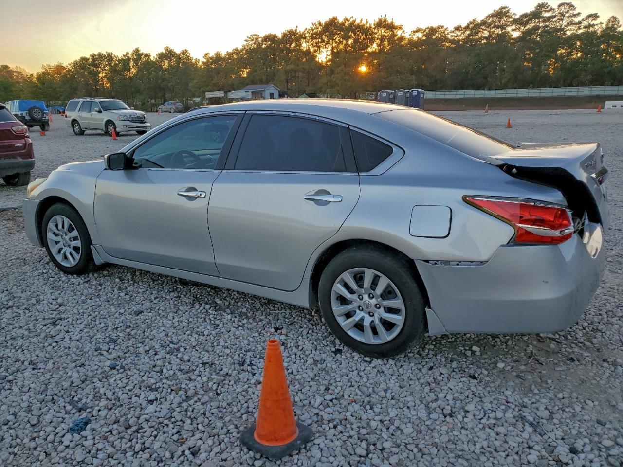 2013 Nissan Altima 2.5 - Фото 2