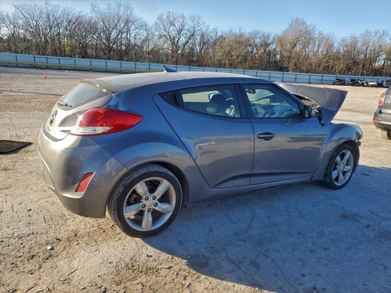 2013 Hyundai Veloster - Фото 3