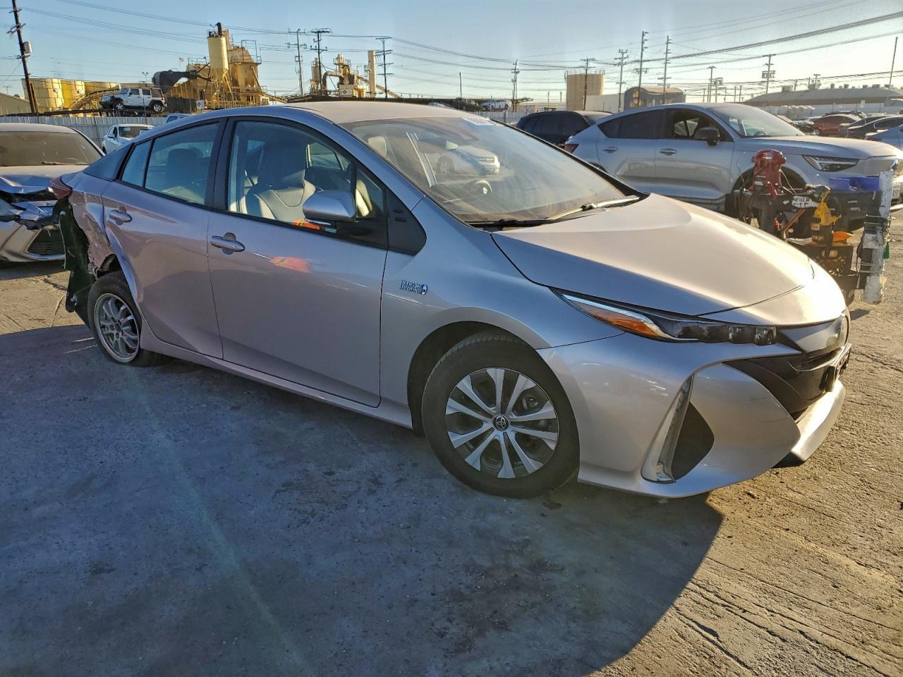 2022 Toyota Prius Prime Le - Фото 4