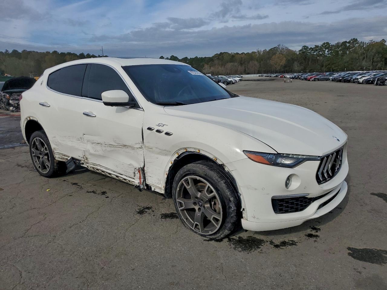 2022 Maserati Levante Base - Image 4