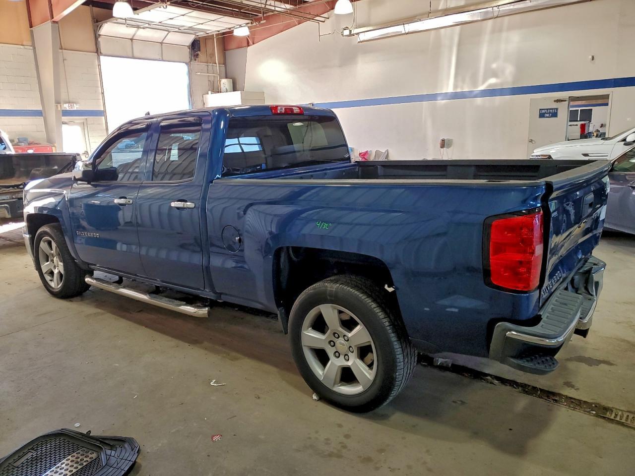 2015 Chevrolet Silverado C1500 - Фото 2