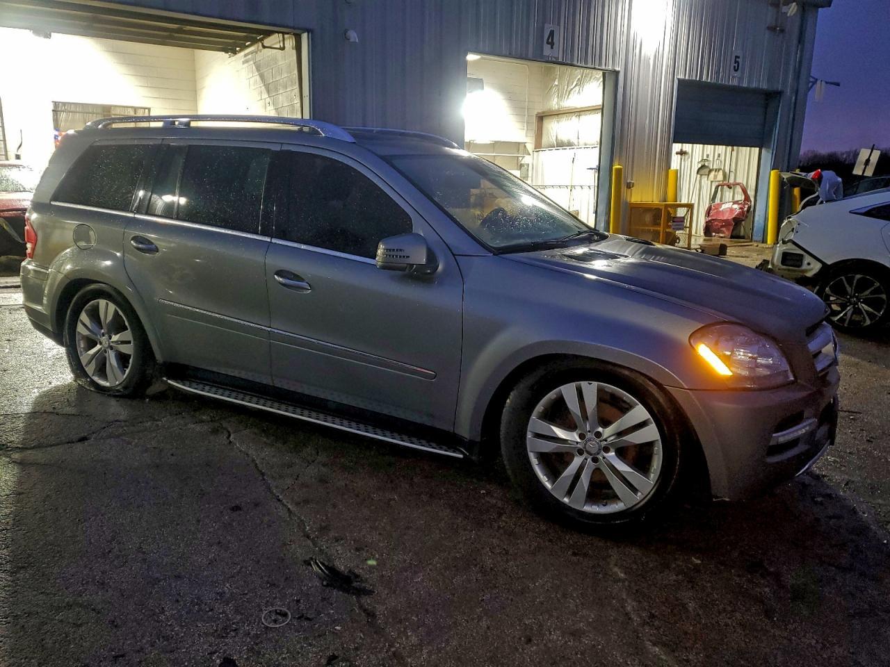 2012 Mercedes-Benz Gl 450 4Matic - Image 4