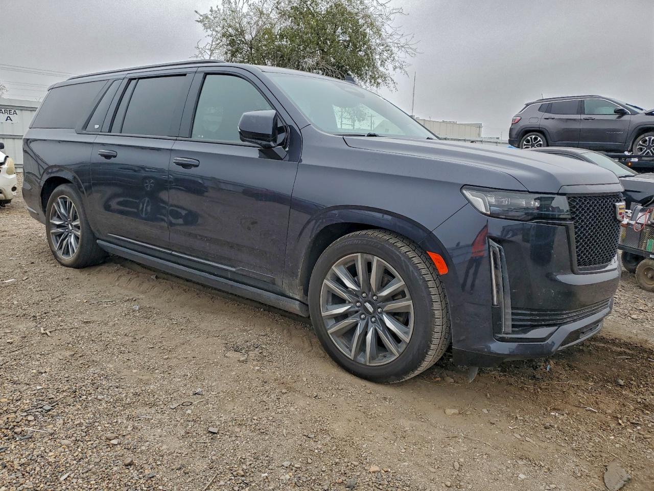 2023 Cadillac Escalade Esv Sport Platinum - Image 4