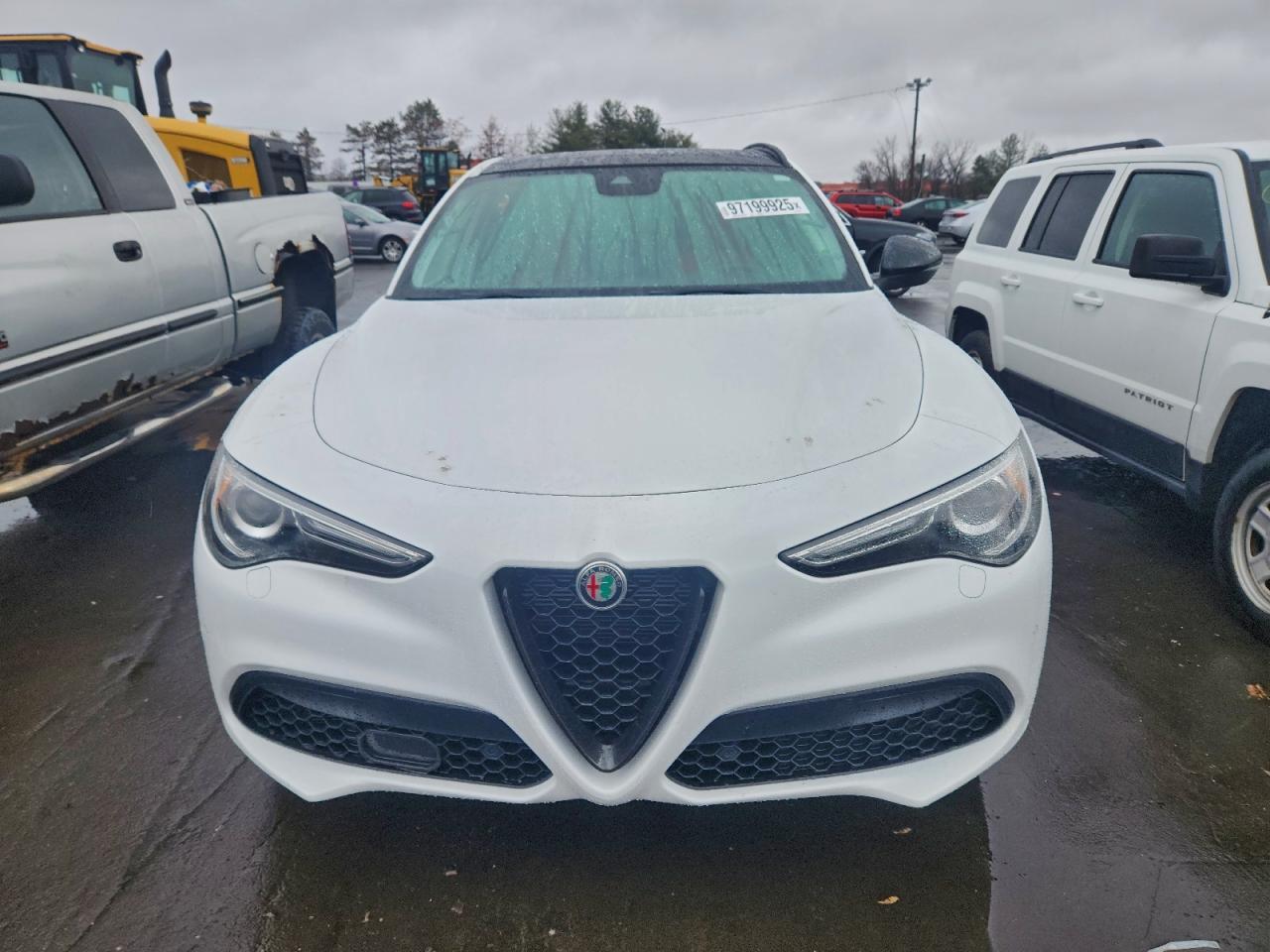 2023 Alfa Romeo Stelvio Ti - Image 5