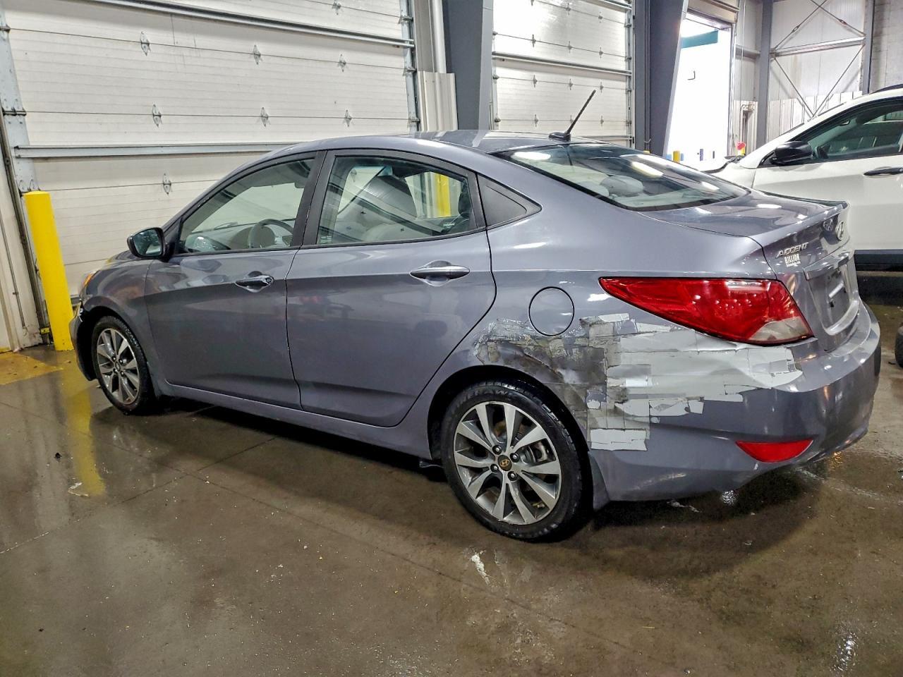 2017 Hyundai Accent Se - Фото 2