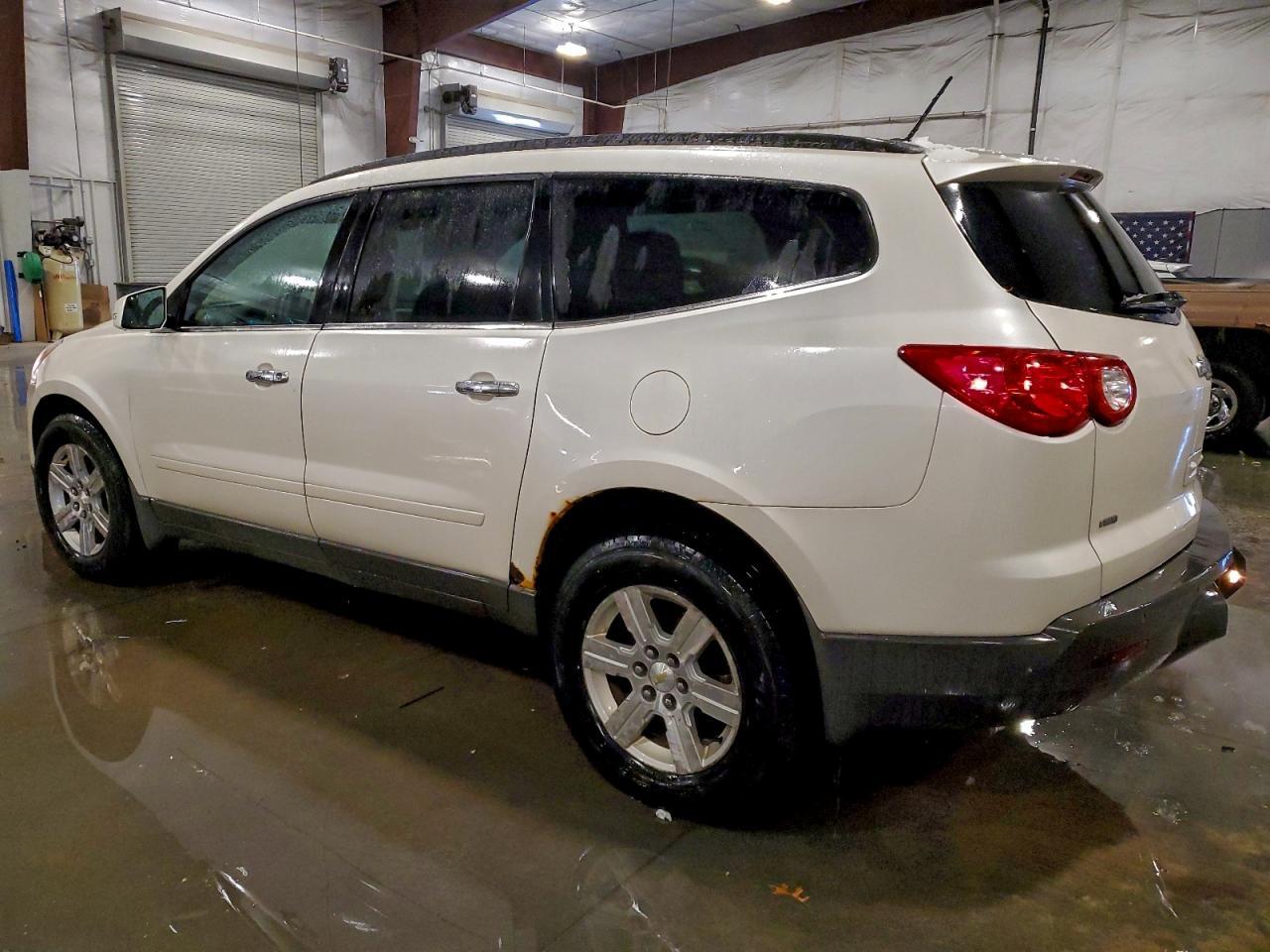 2011 Chevrolet Traverse Lt - Фото 2