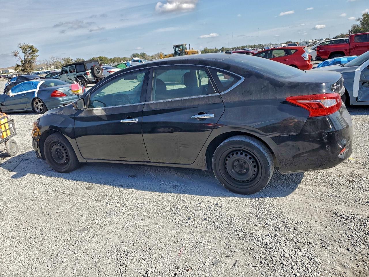 2016 Nissan Sentra S - Фото 2