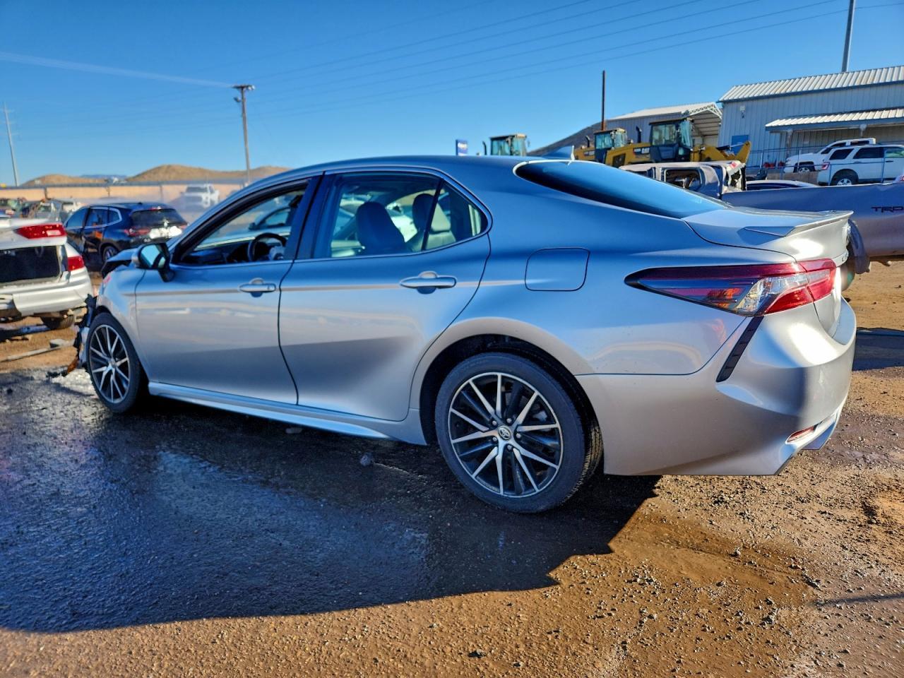 2021 Toyota Camry Se - Фото 2