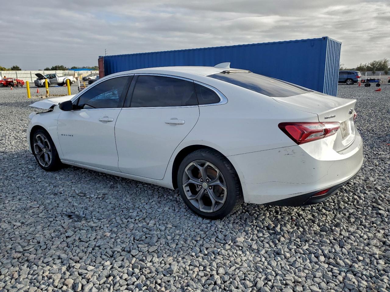 2020 Chevrolet Malibu Lt - Image 2