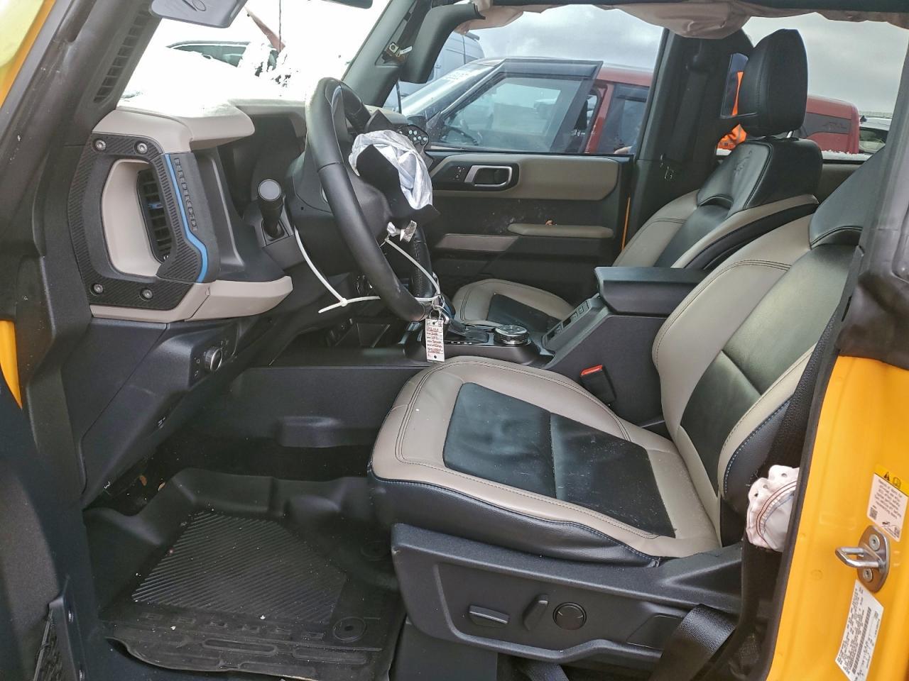 2022 Ford Bronco Base - Image 7