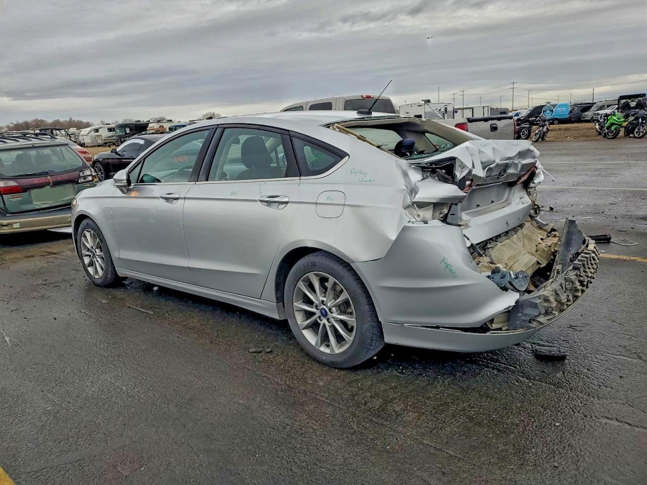 2017 Ford Fusion - Фото 2