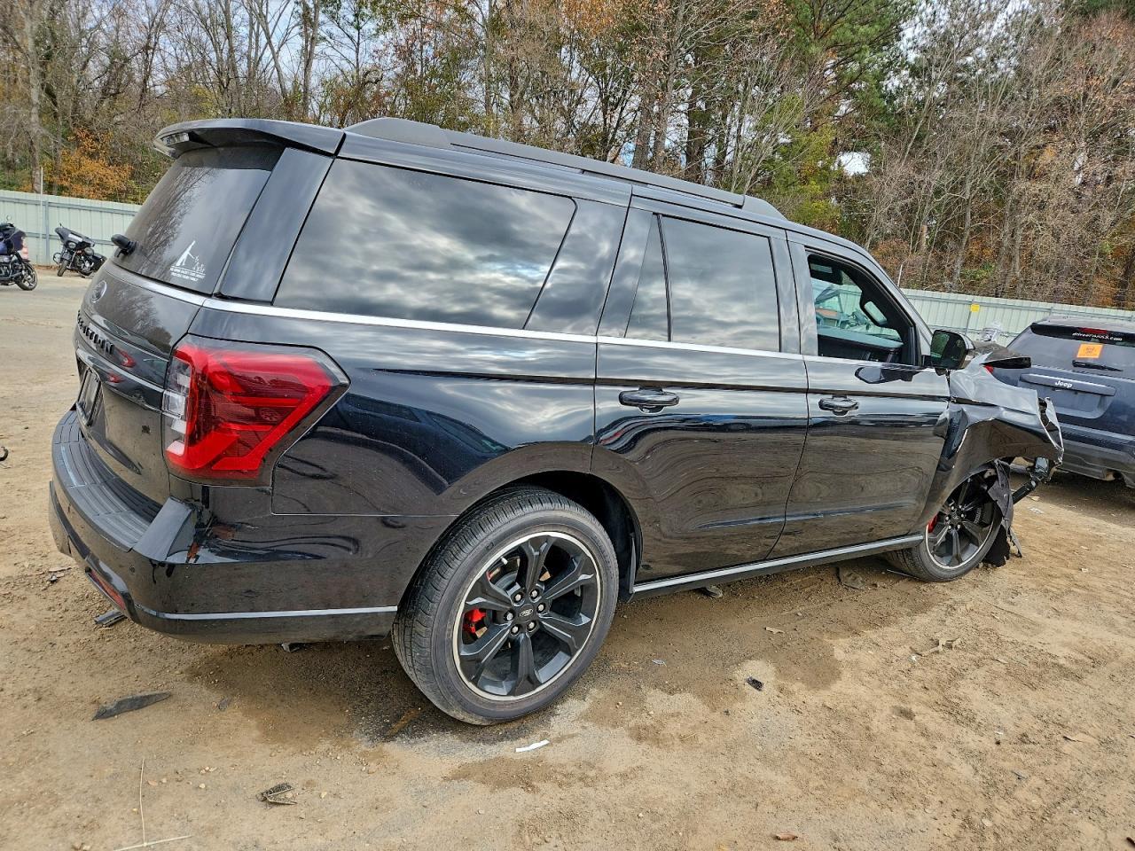 2024 Ford Expedition Limited - Image 3