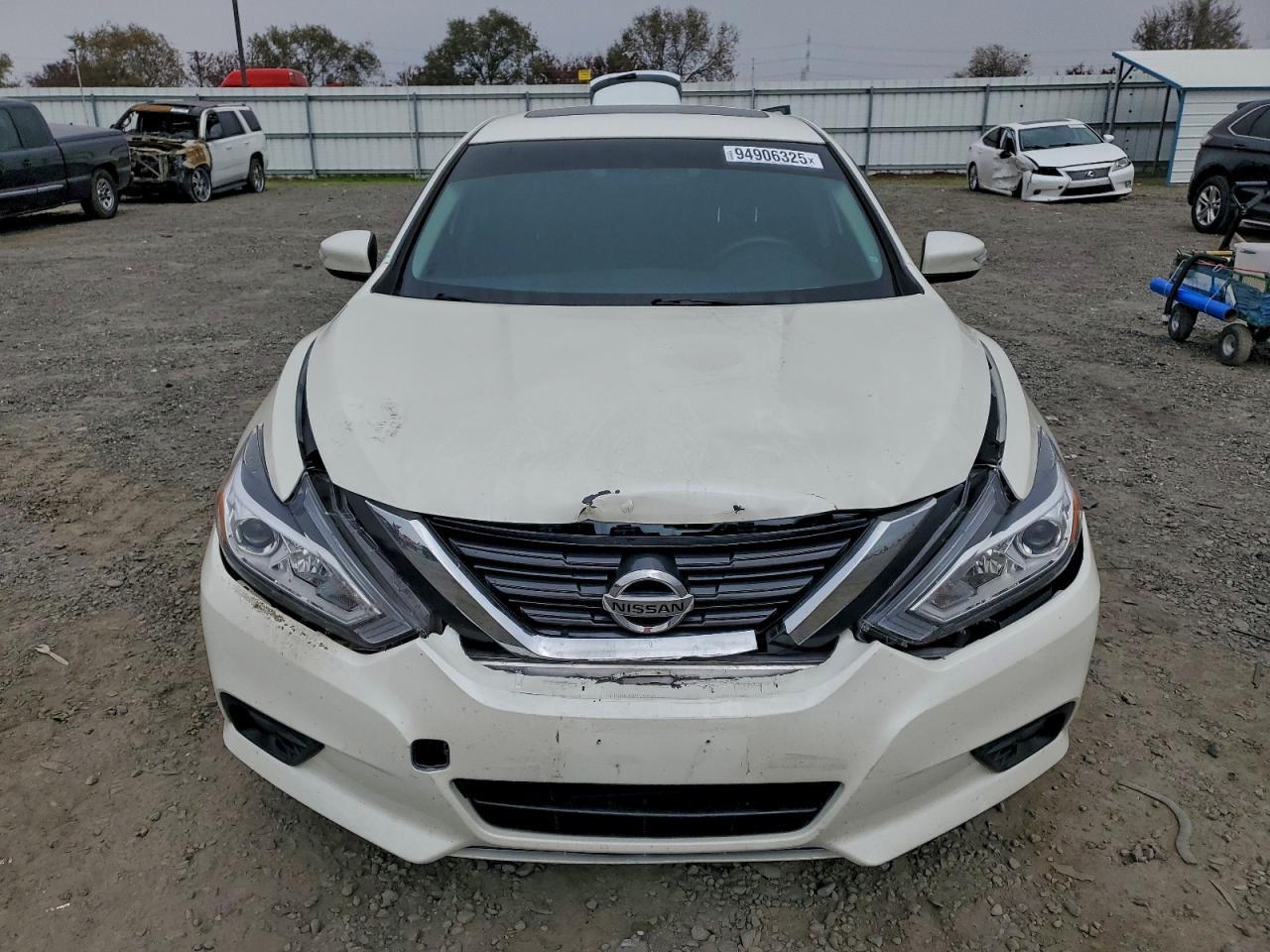 2017 Nissan Altima 2.5 - Image 5