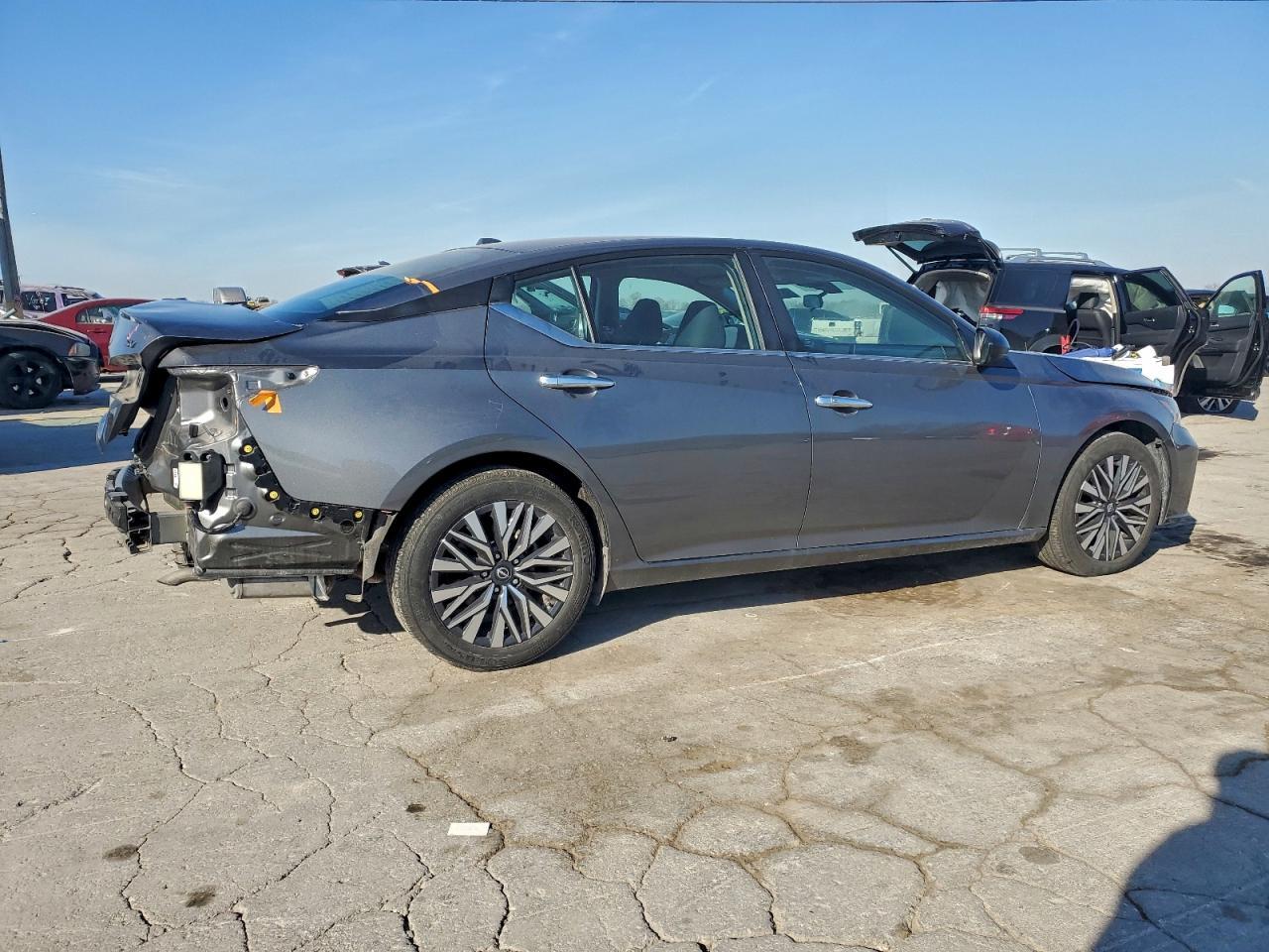 2024 Nissan Altima Sv - Image 3