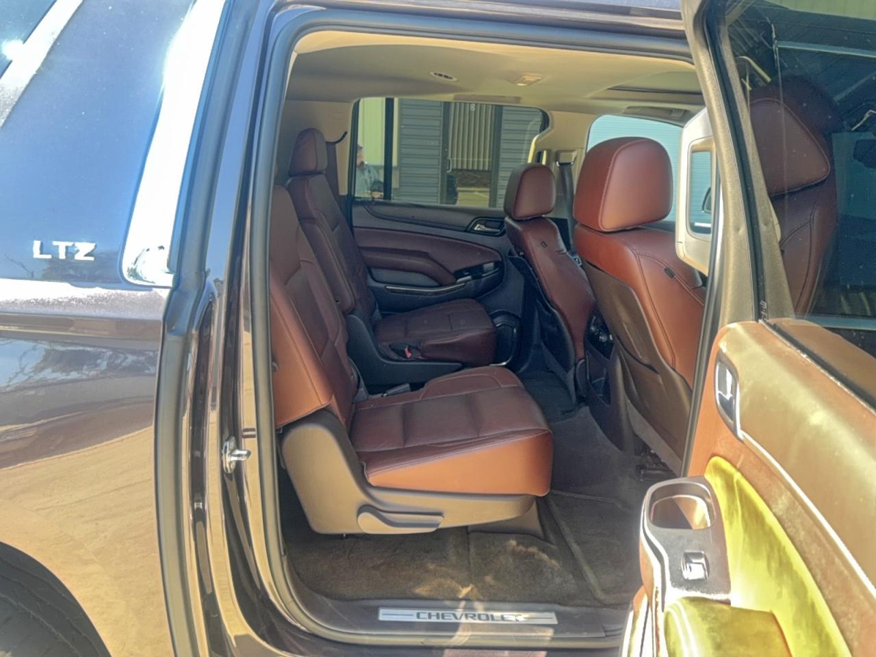 2016 Chevrolet Suburban C1500 Ltz - Image 6