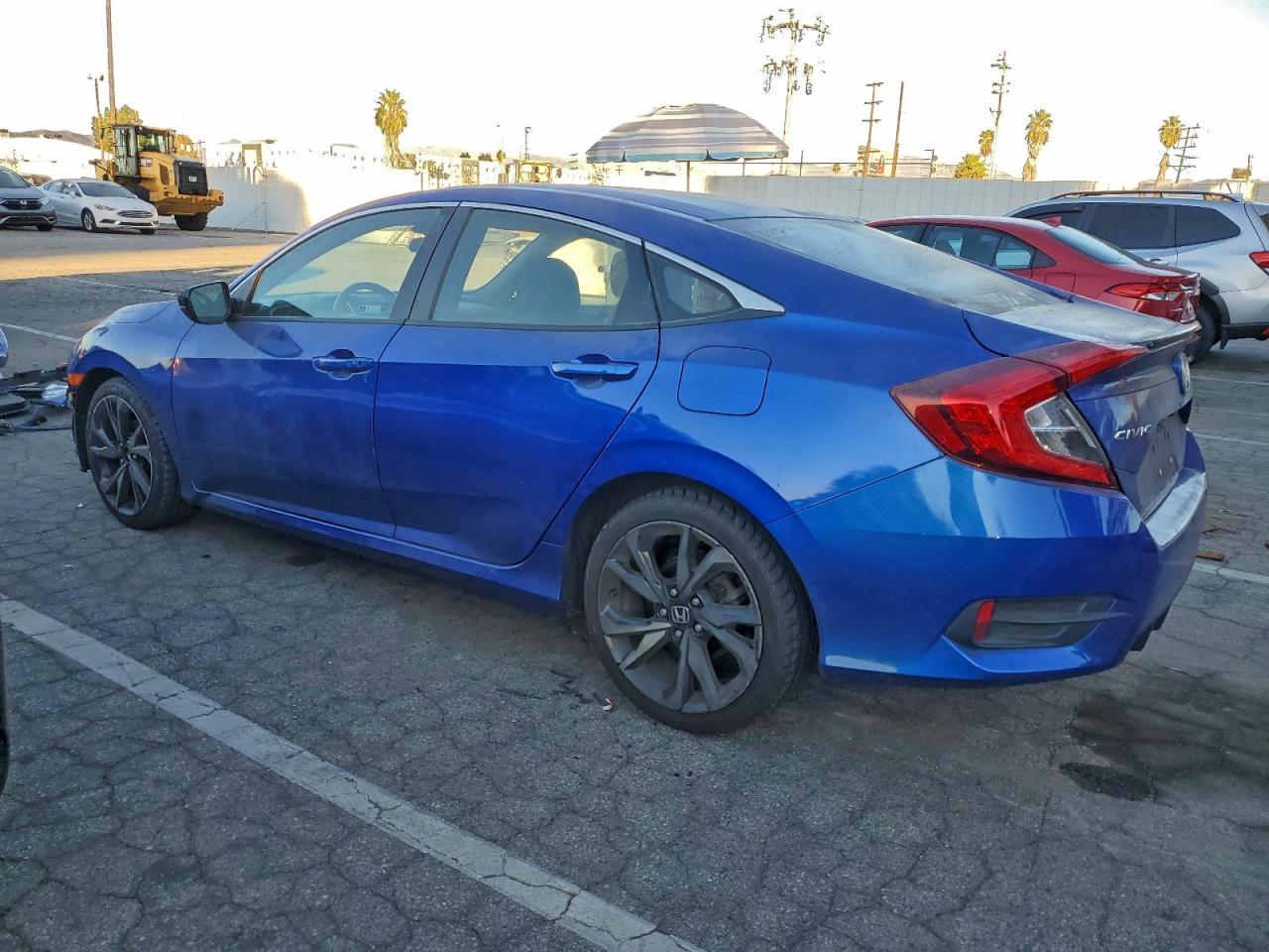 2019 Honda Civic Sport - Фото 2