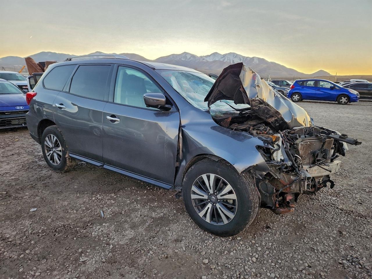 2019 Nissan Pathfinder S - Фото 4