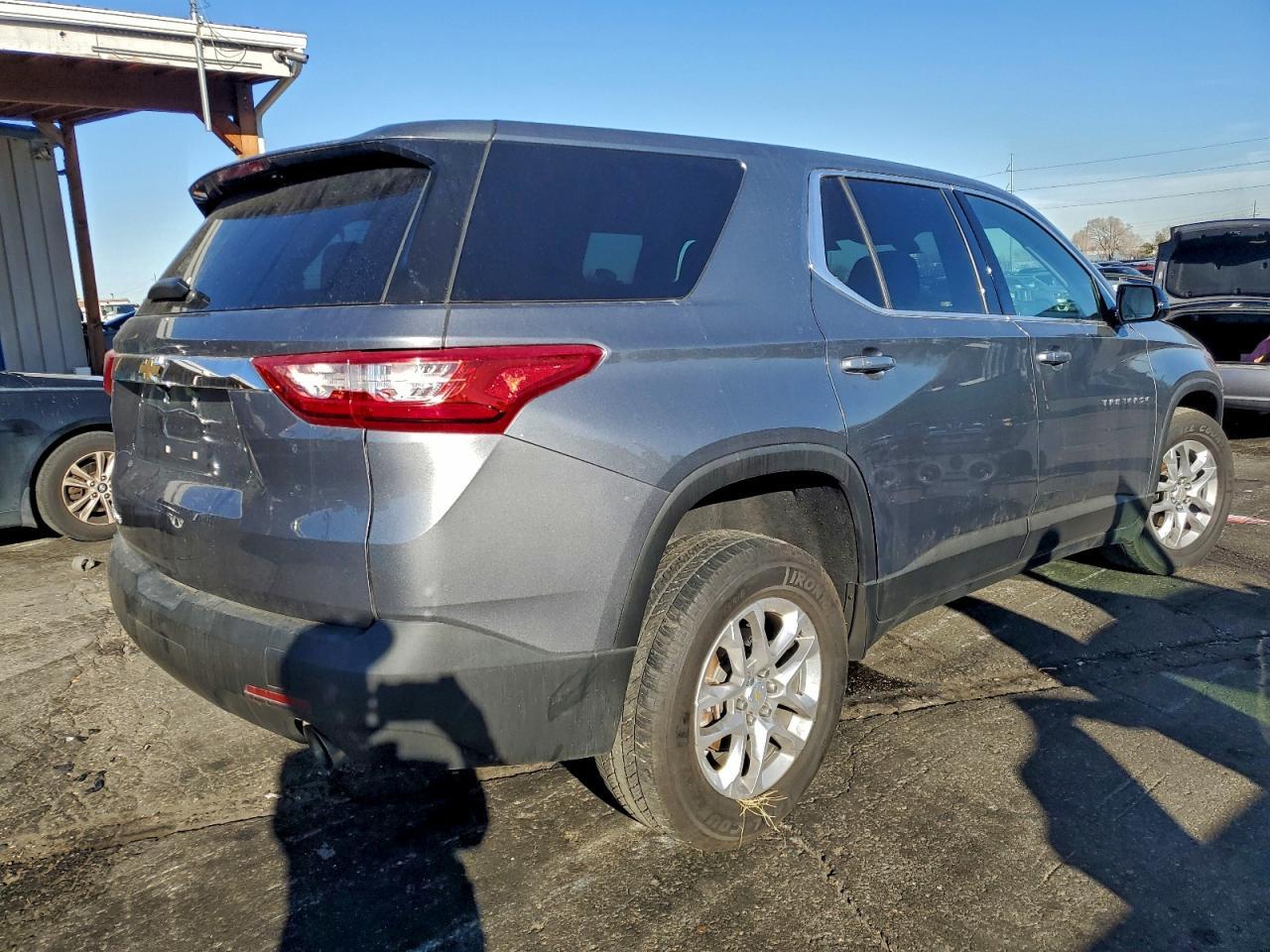 2020 Chevrolet Traverse Ls - Фото 3