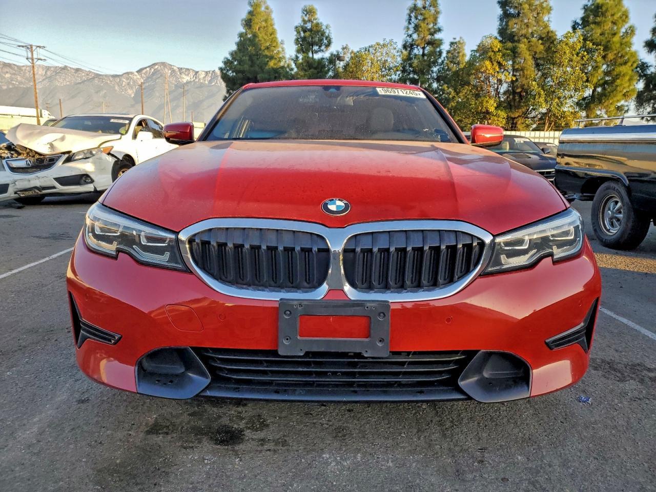 2020 BMW 330I - Фото 5
