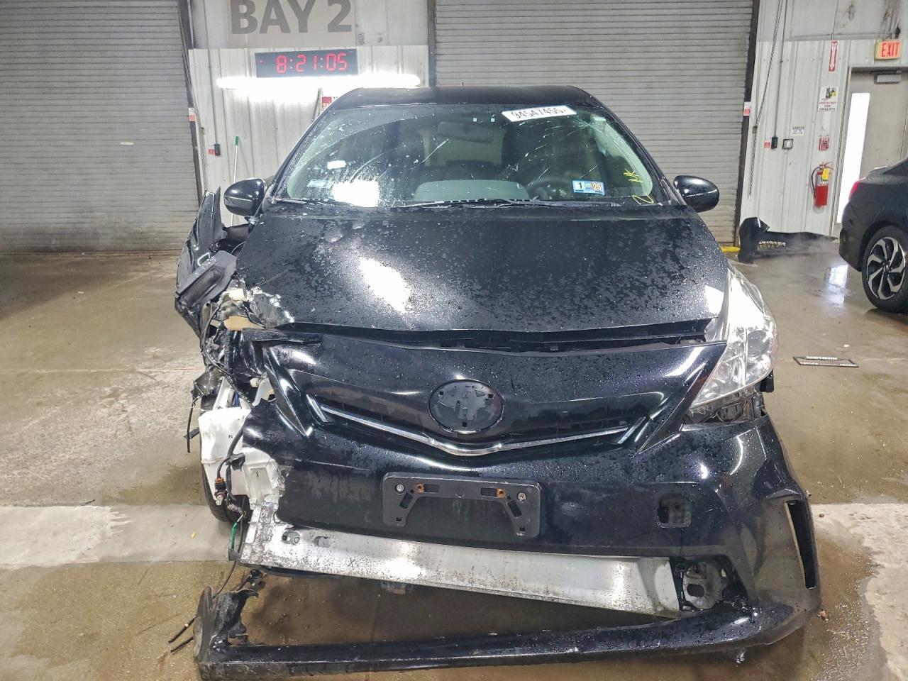 2014 Toyota Prius V Three - Image 5