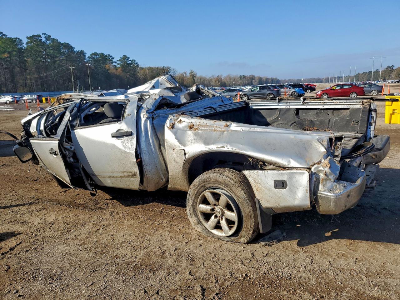 2011 Nissan Titan S - Фото 2