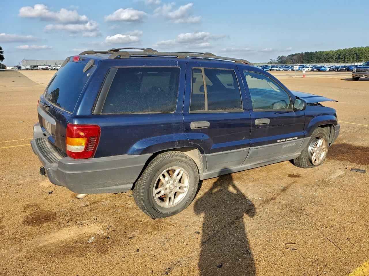 2004 Jeep Grand Cherokee Laredo - Image 3