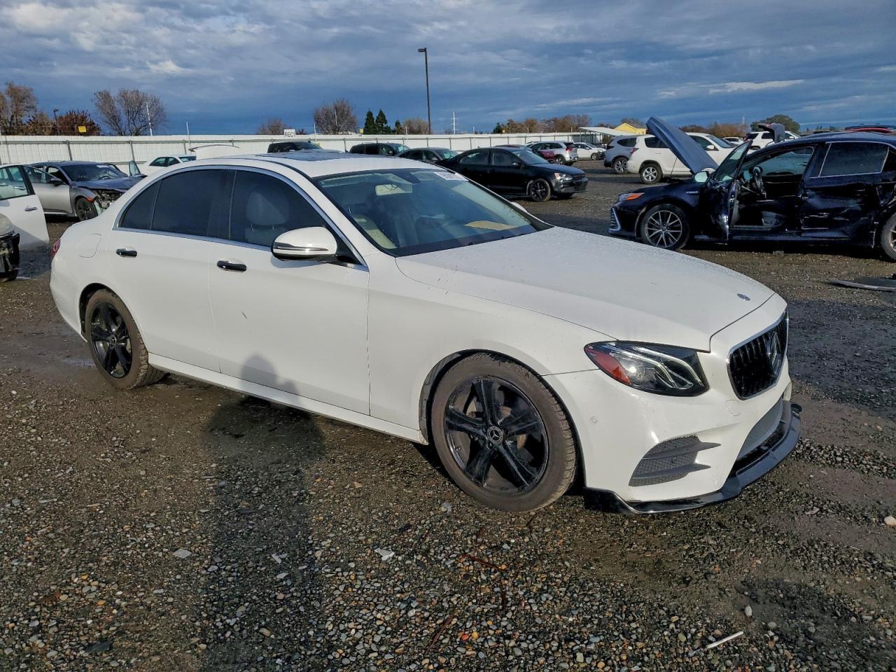 2018 Mercedes-Benz E 300 - Image 4