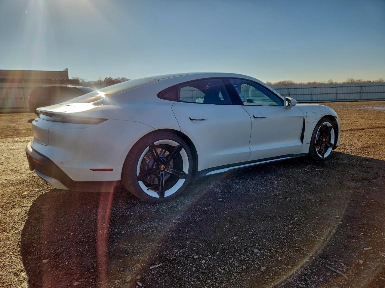 2021 Porsche Taycan Turbo - Фото 3
