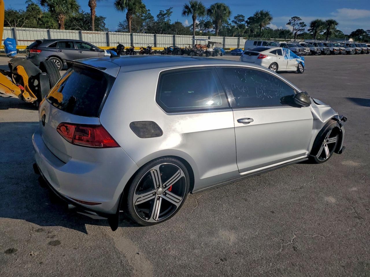 2015 Volkswagen Gti - Image 3