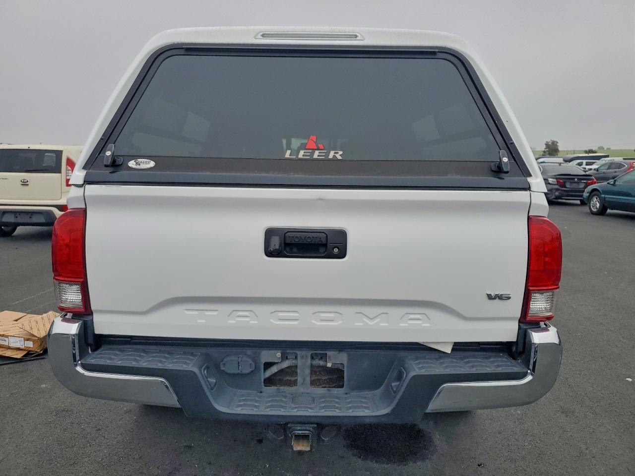 2017 Toyota Tacoma Double Cab - Image 6