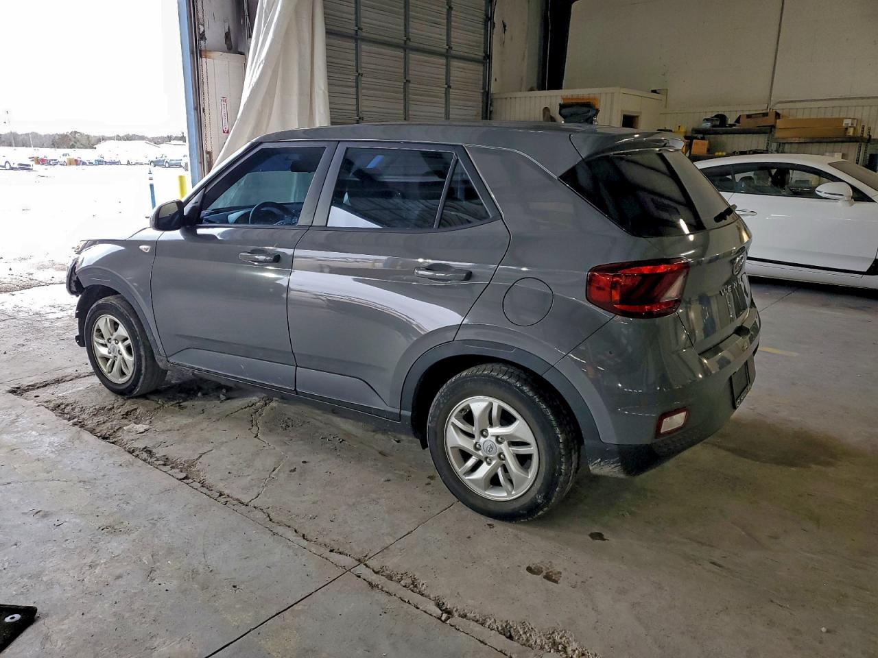 2021 Hyundai Venue Se - Фото 2