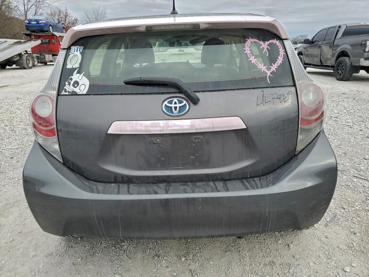 2014 Toyota Prius C - Фото 6