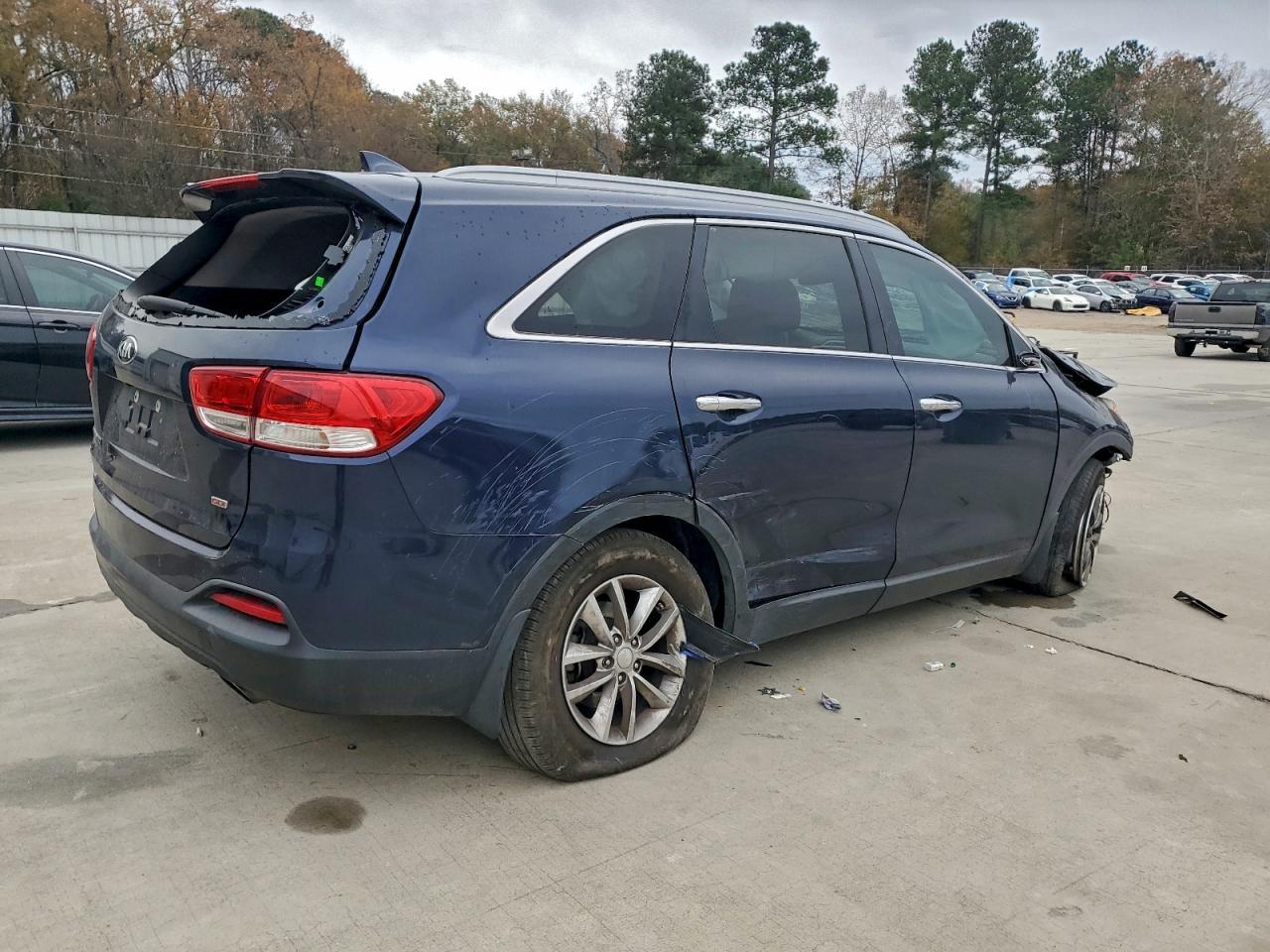 2017 Kia Sorento Lx - Image 3