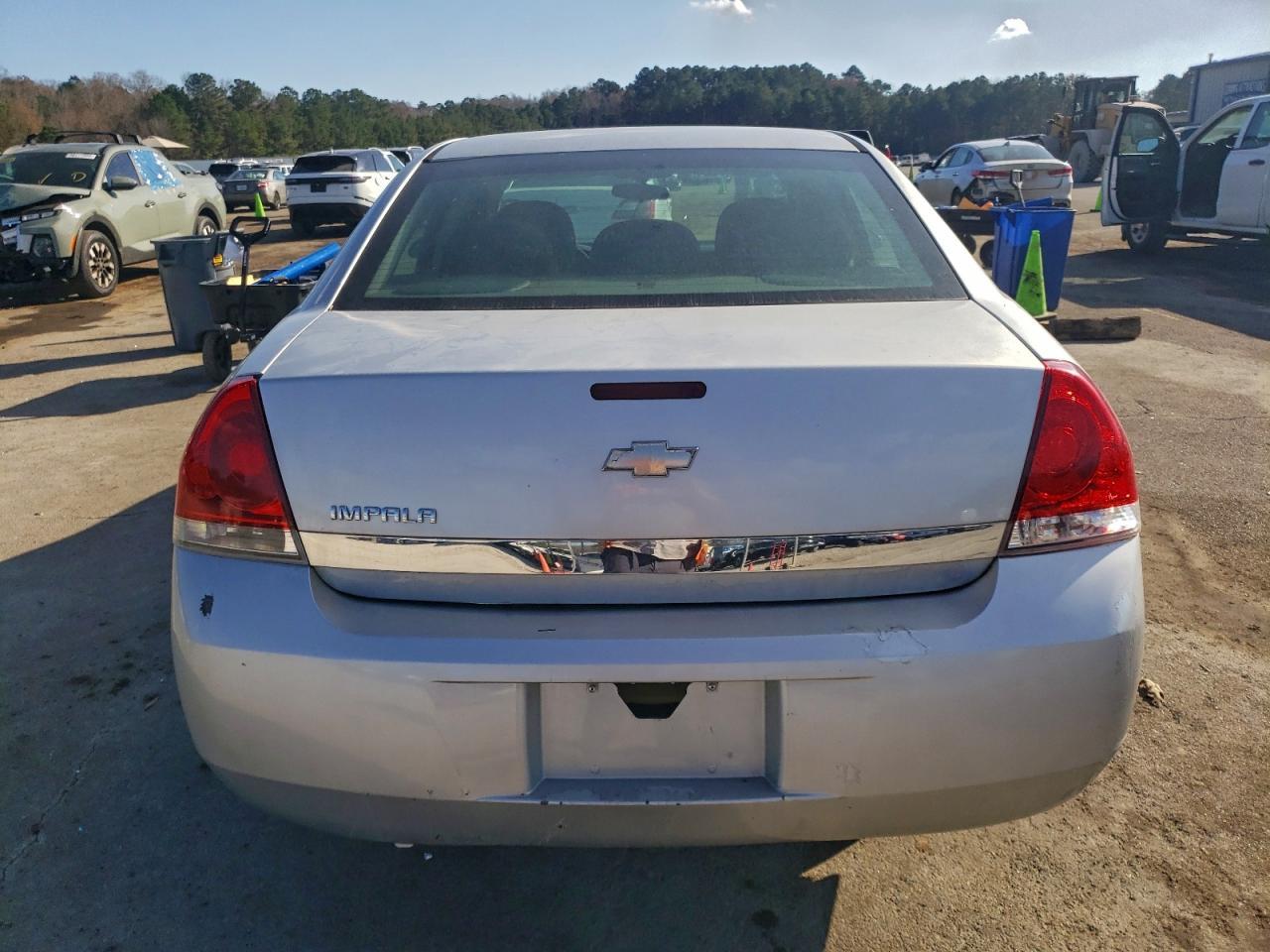 2011 Chevrolet Impala Ls - Фото 6