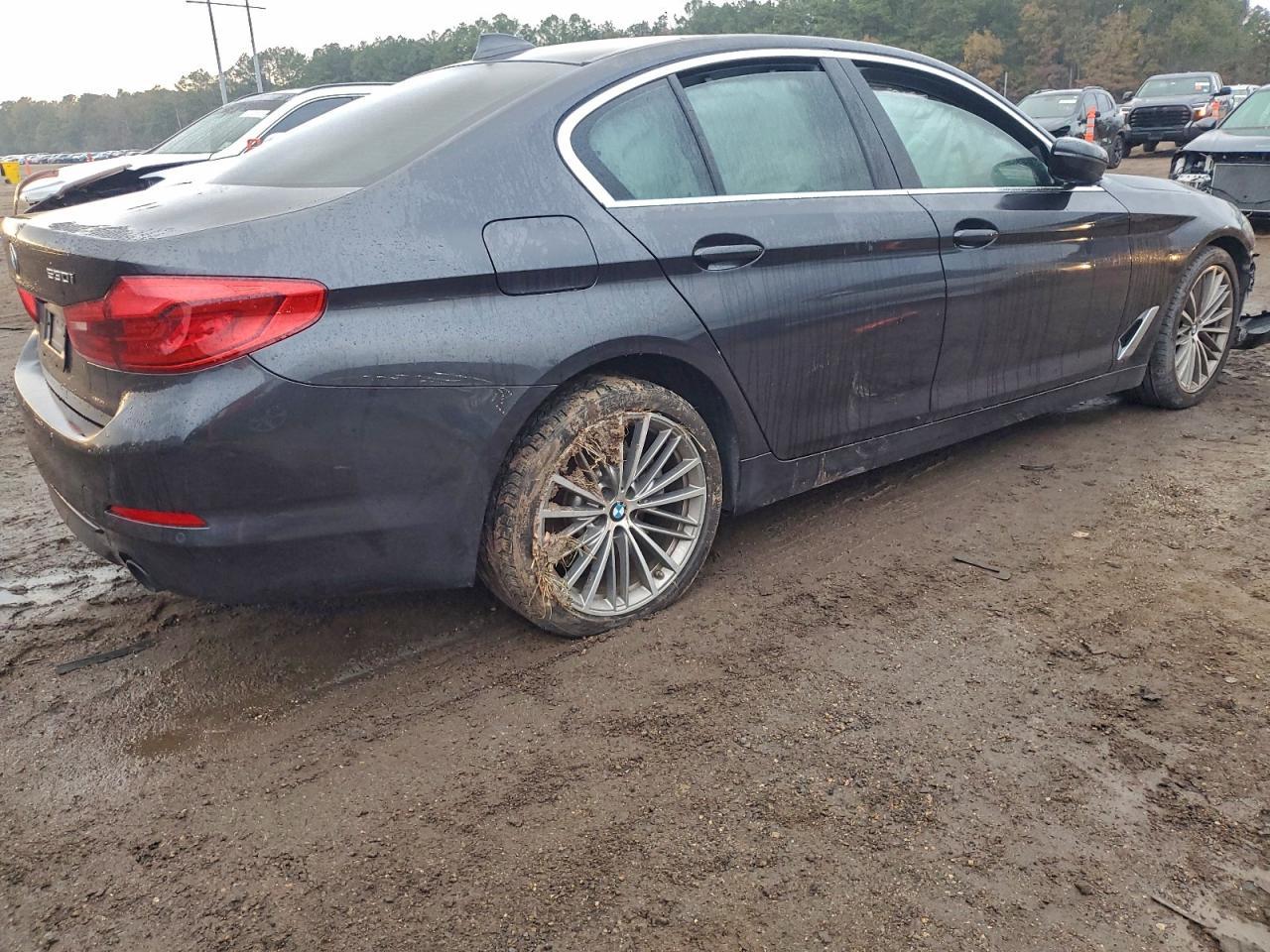 2019 BMW 530 I - Image 3