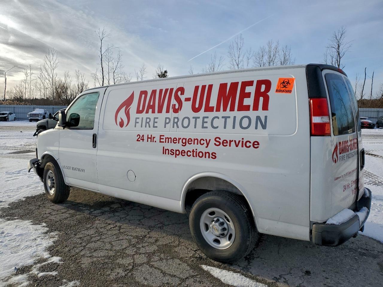 2025 Chevrolet Express G3500 - Фото 2