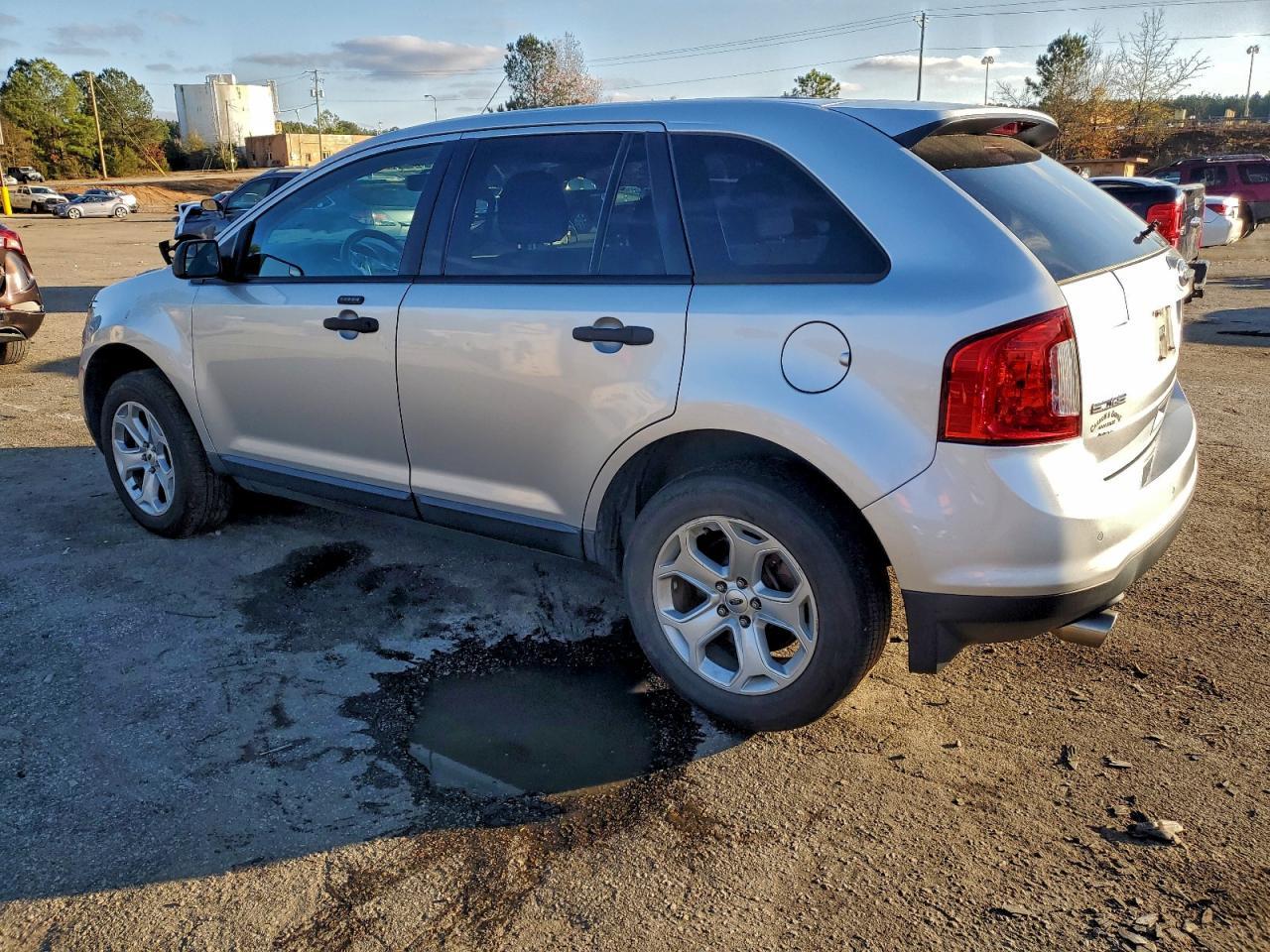 2013 Ford Edge Se - Image 2