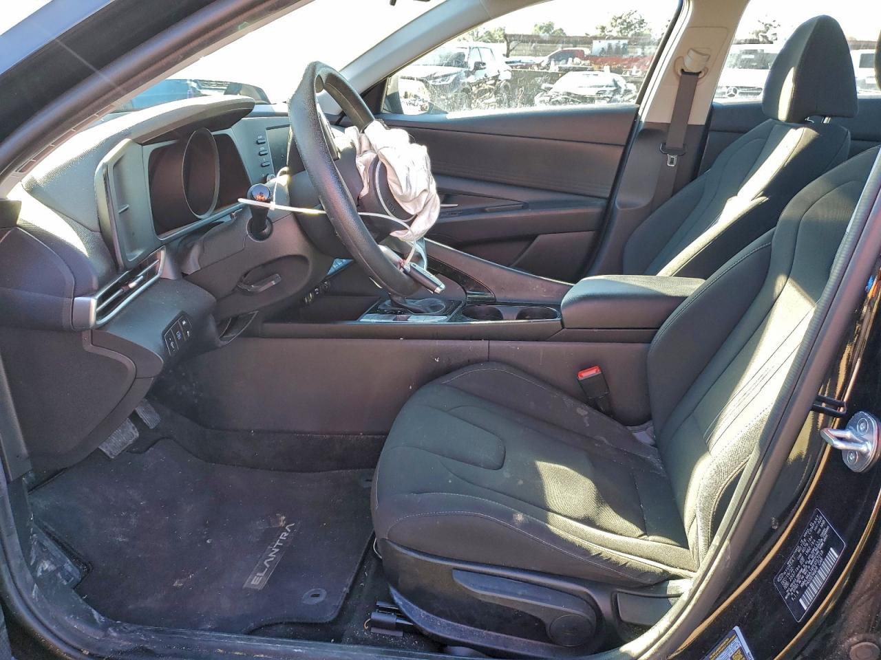 2023 Hyundai Elantra Blue - Фото 7