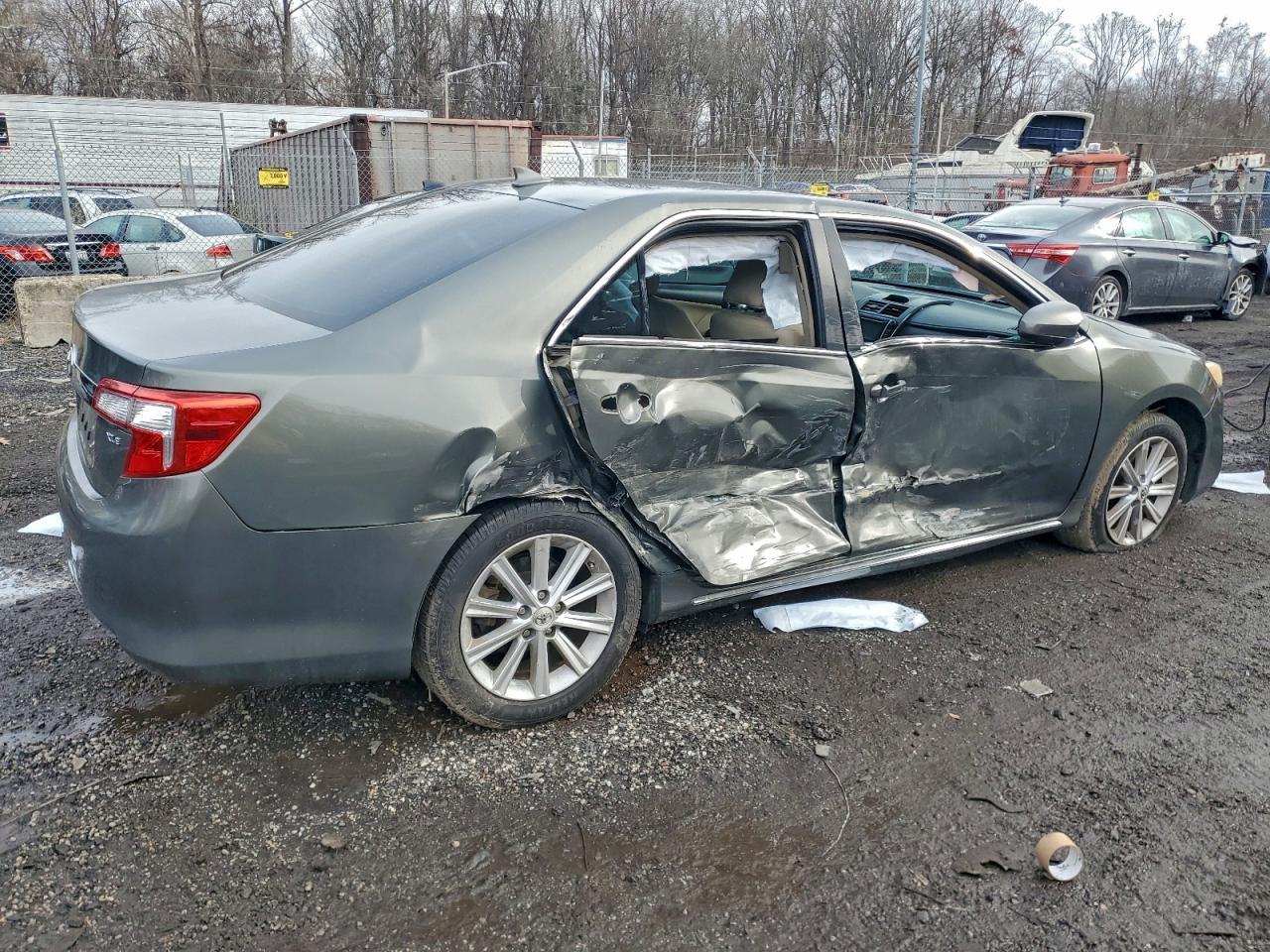2012 Toyota Camry Xle V6 - Image 3