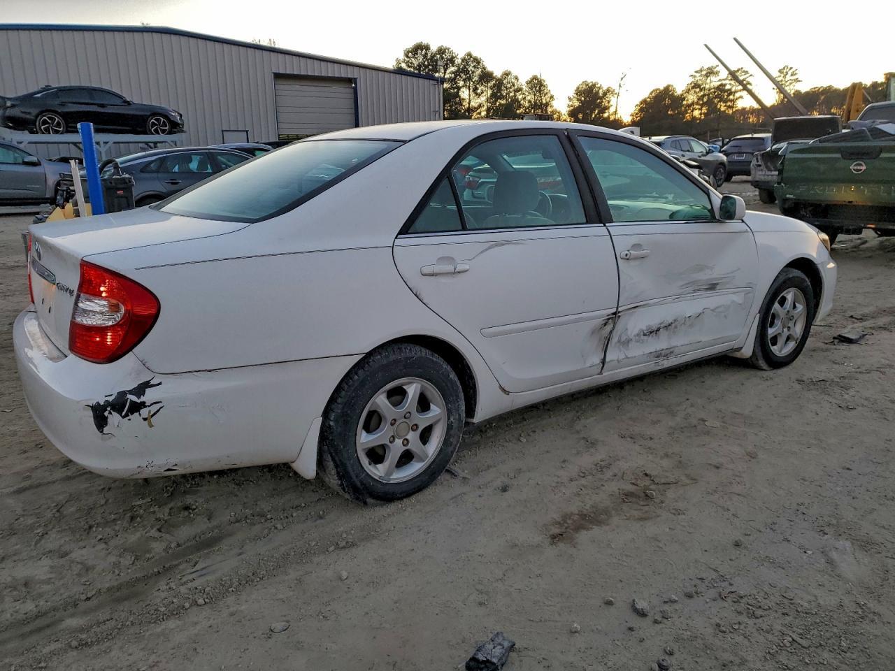 2003 Toyota Camry Le - Фото 3