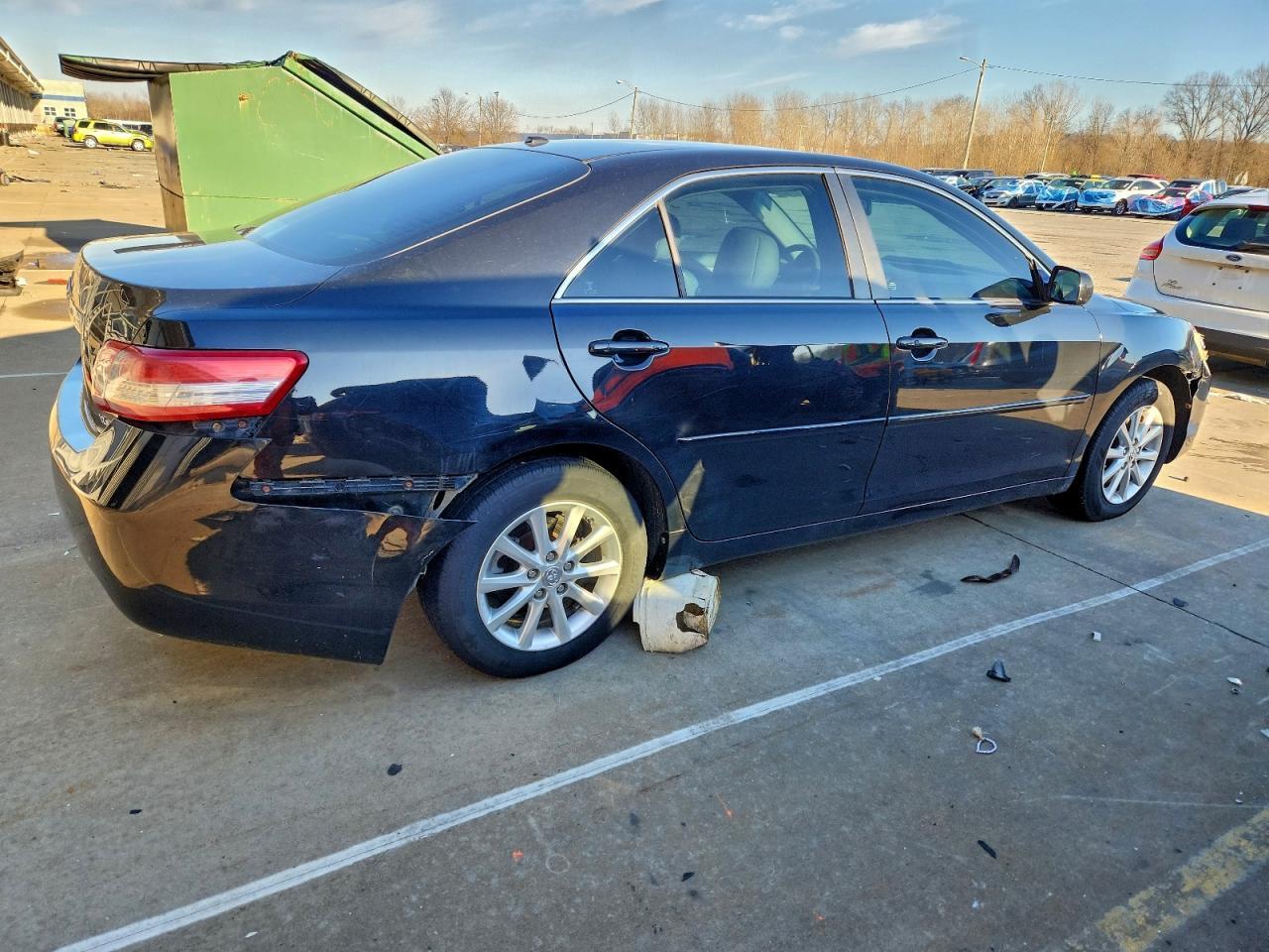 2011 Toyota Camry Se - Image 3