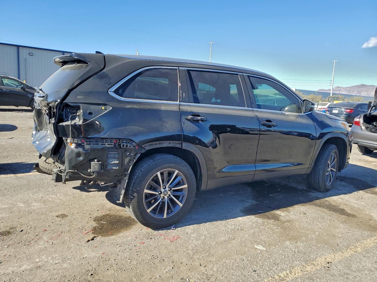 2019 Toyota Highlander Se - Фото 3