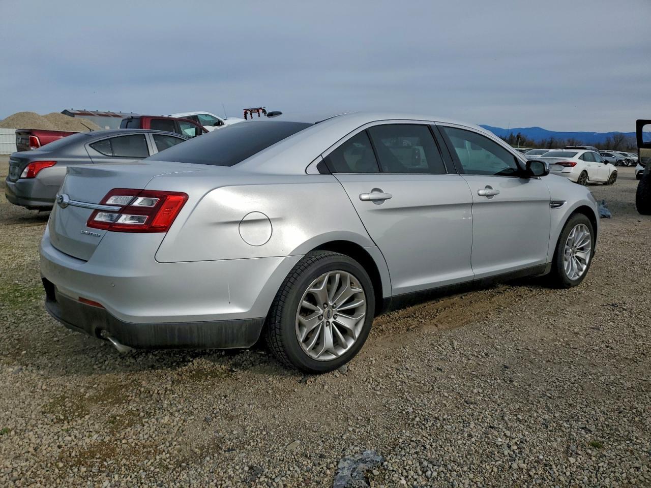2017 Ford Taurus Limited - Image 3